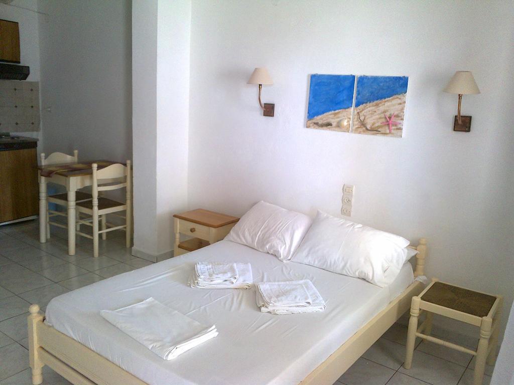 Aeolos Hotel Apartments Gythio Exterior photo