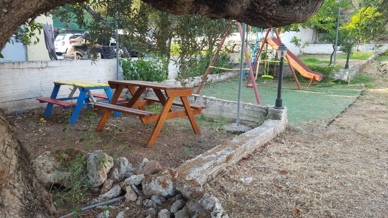 Aeolos Hotel Apartments Gythio Exterior photo